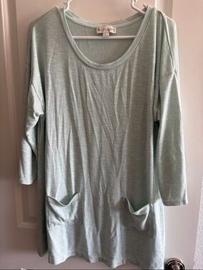 Koolaburra Light Mint Pocket Tunic Top
